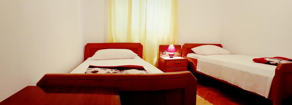 Apartments Coko Omiš Kültér fotó
