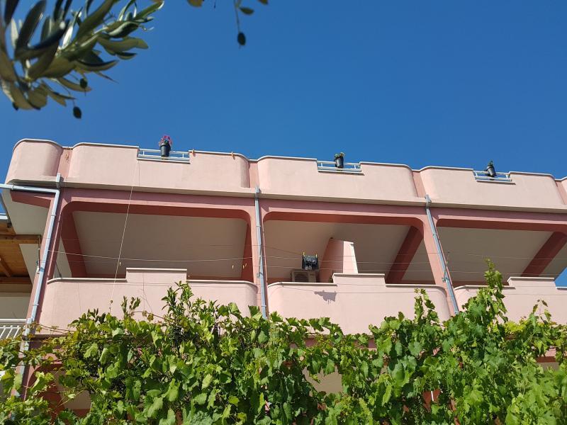 Apartments Coko Omiš Kültér fotó