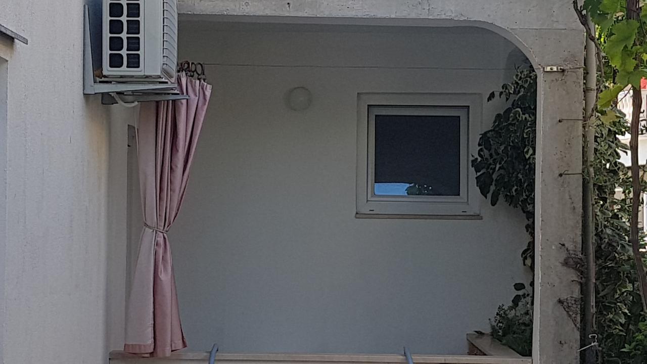 Apartments Coko Omiš Kültér fotó