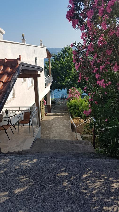 Apartments Coko Omiš Kültér fotó
