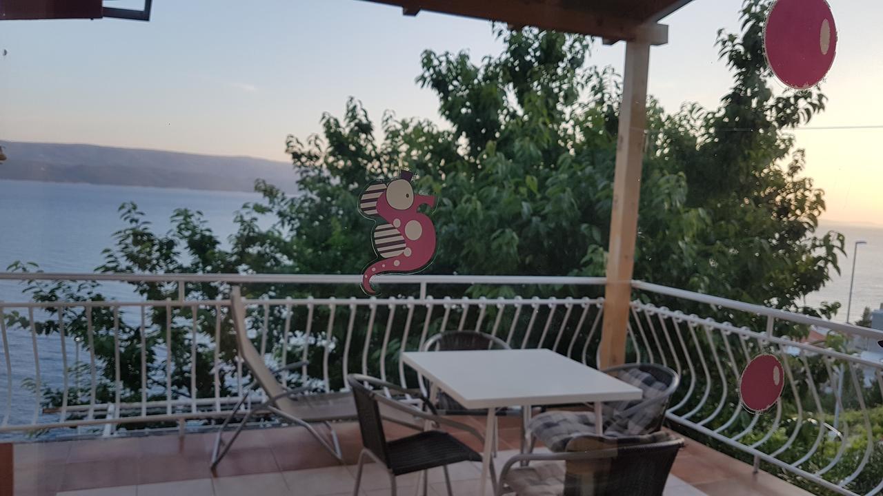 Apartments Coko Omiš Kültér fotó